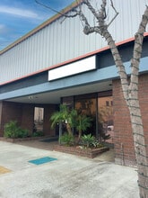 9100 S Sepulveda Blvd, Los Angeles, CA à louer Photo de l’immeuble– Image 1 sur 2