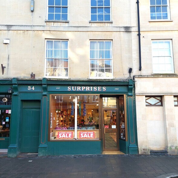 34 Market Pl, Cirencester à louer - Photo principale – Image 1 sur 1