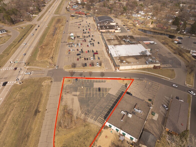 9012 Griggs Ave, Circle Pines, MN à louer - Photo de l’immeuble – Image 3 sur 4