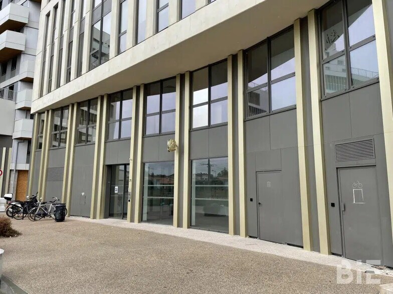 71 Rue Carle Vernet, Bordeaux à louer - Photo de l’immeuble – Image 3 sur 9