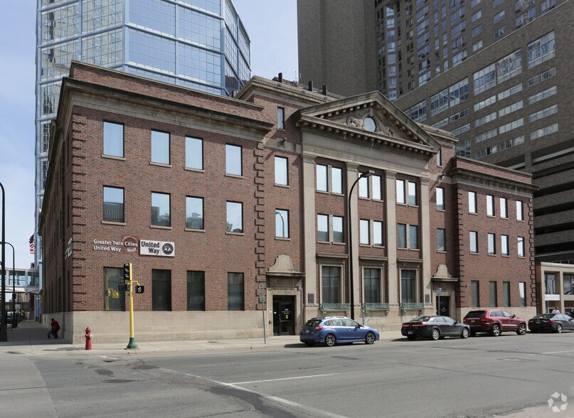 404 S 8th St, Minneapolis, MN à louer - Photo de l’immeuble – Image 2 sur 4
