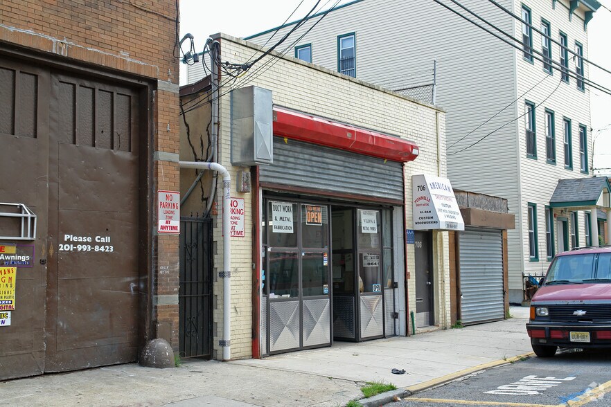 706 7th St, Union City, NJ à vendre - Photo principale – Image 1 sur 7