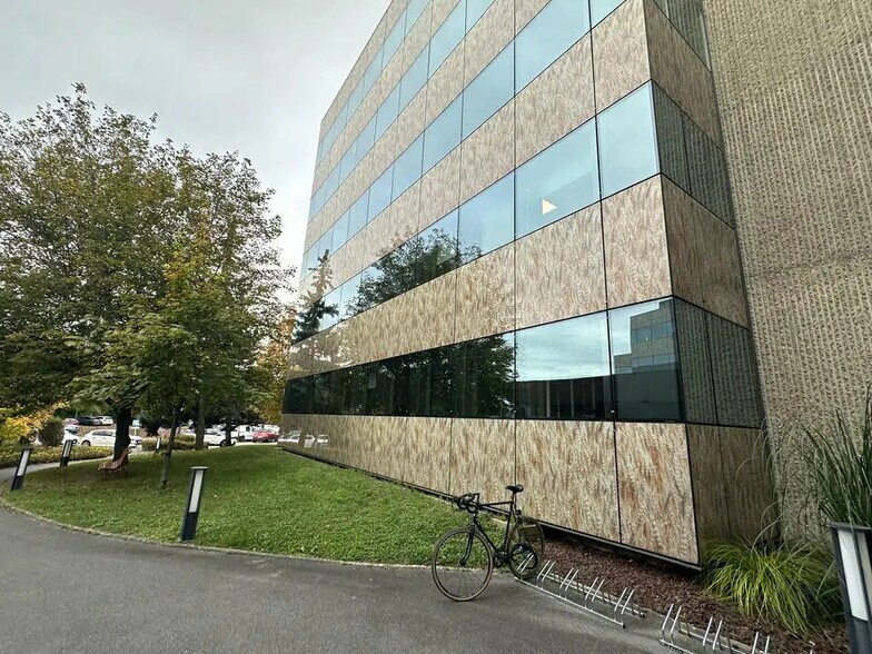 Bureau dans Reims à louer - Photo de l’immeuble – Image 1 sur 7