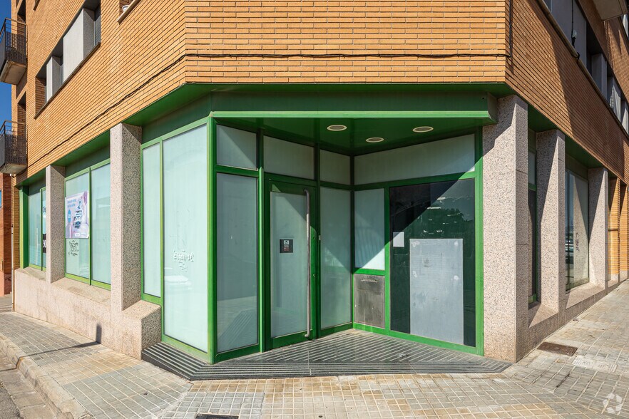 Immeuble residentiel dans Òdena, Barcelona à vendre - Photo de l’immeuble – Image 3 sur 4