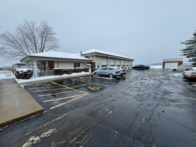 1951 Wiesbrook Rd, Oswego, IL à vendre - Photo de l’immeuble – Image 1 sur 11