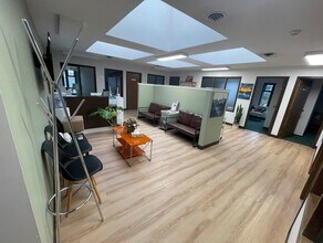 951 Fitzgerald Av, Courtenay, BC à louer Photo intérieure– Image 1 sur 5