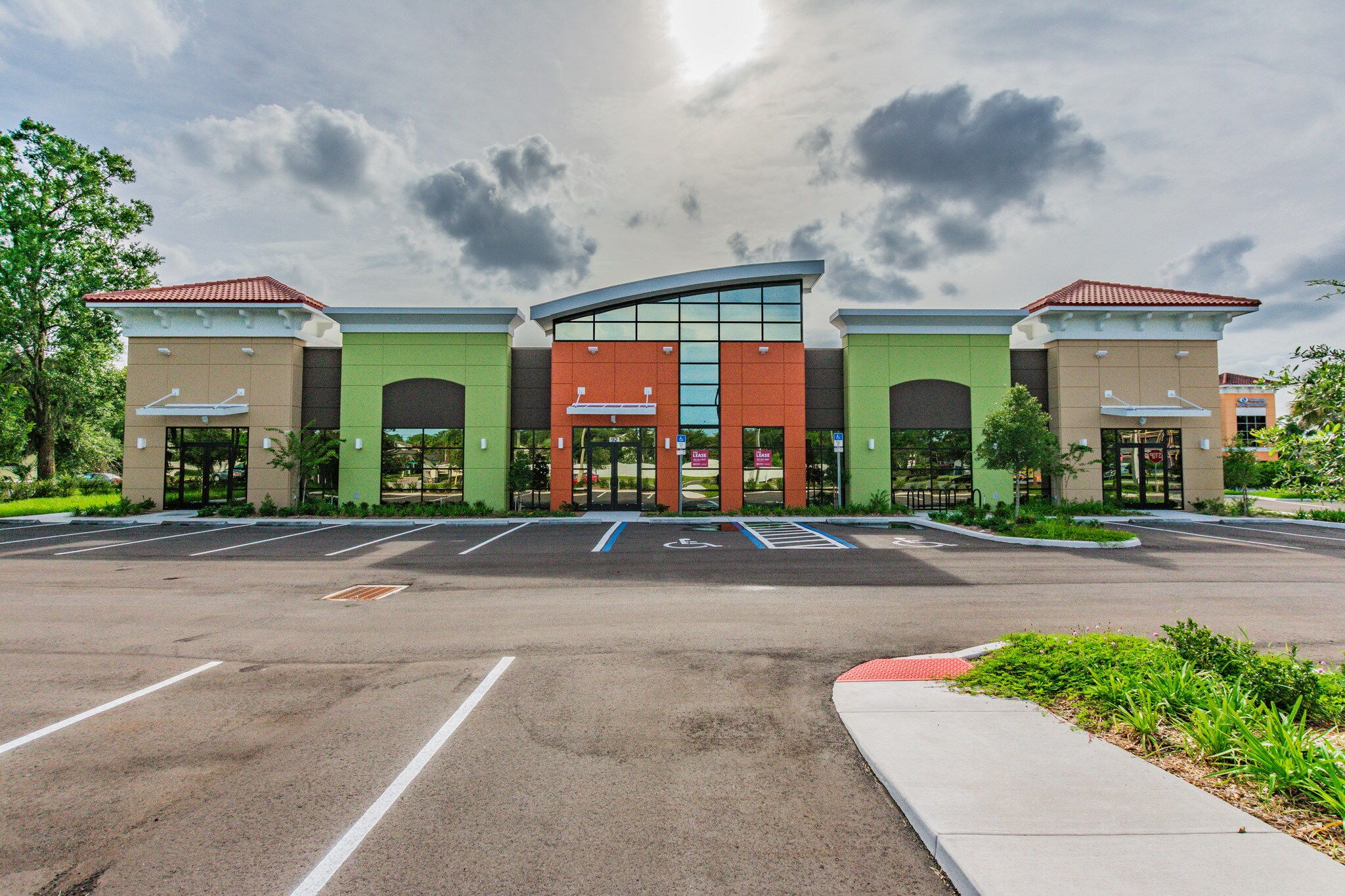 100 N Dean Rd, Orlando, FL à louer Photo principale– Image 1 sur 9