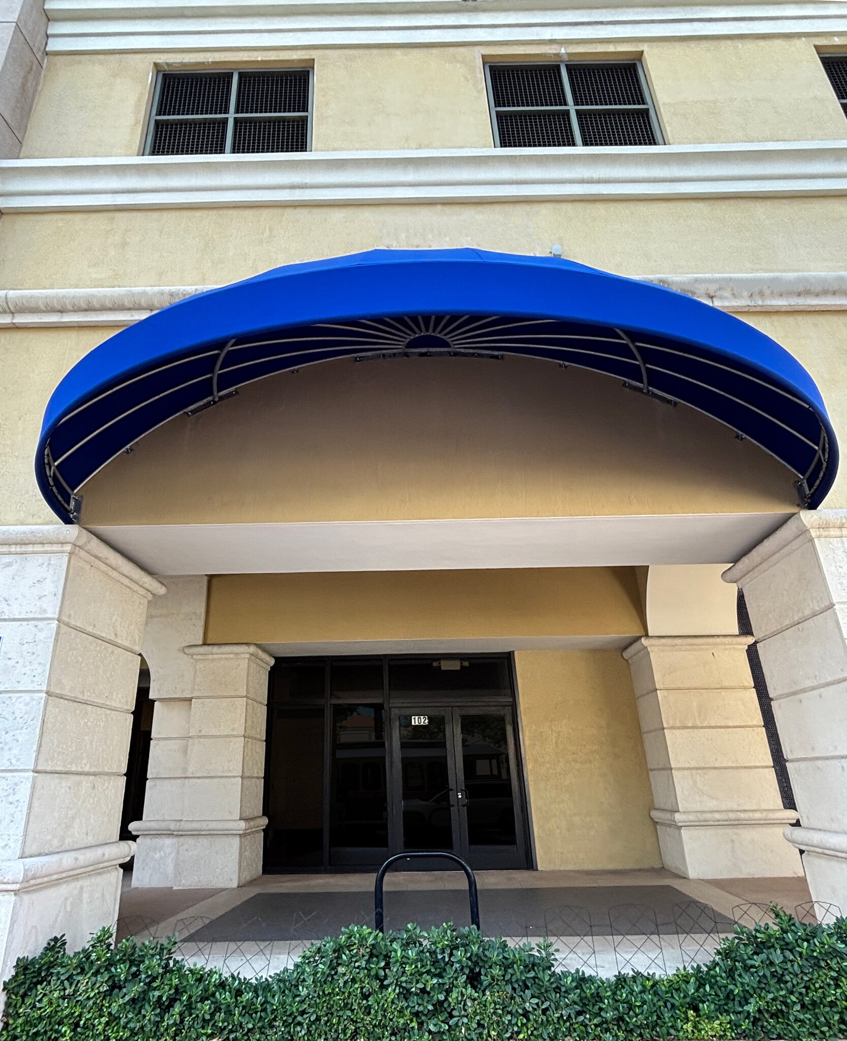 2020 Ponce De Leon Blvd, Coral Gables, FL à louer Photo de l’immeuble– Image 1 sur 1