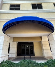 2020 Ponce De Leon Blvd, Coral Gables, FL à louer Photo de l’immeuble– Image 1 sur 1