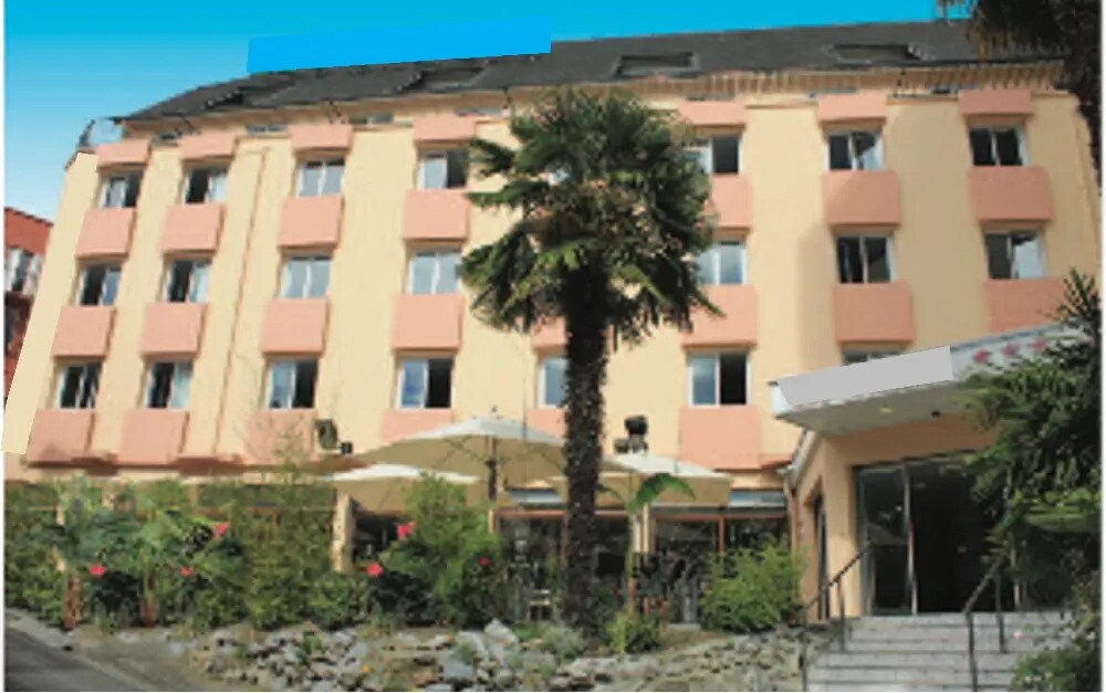 Local commercial dans Lourdes à vendre Photo principale– Image 1 sur 8