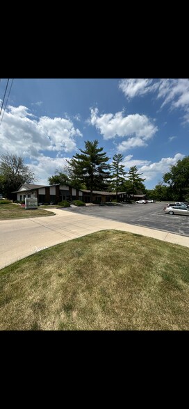 7405 University Ave, Des Moines, IA à louer - Photo de l’immeuble – Image 2 sur 19