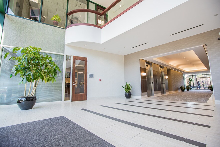 5950 Live Oak Pky, Norcross, GA à louer - Hall d’entrée – Image 3 sur 29