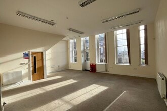 Dean Clarke Gardens, Exeter à louer Photo intérieure– Image 1 sur 2