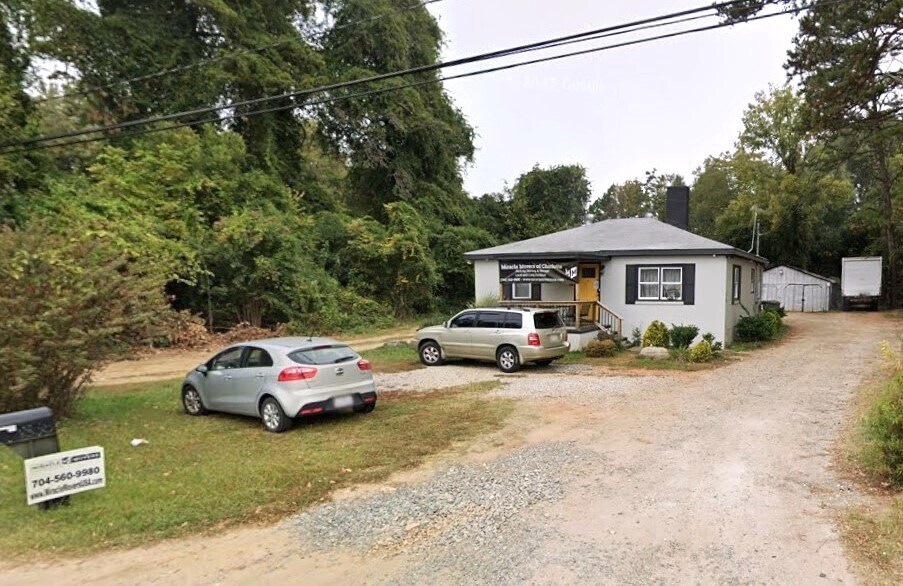 1838 Starita Rd, Charlotte, NC à vendre Photo de l’immeuble– Image 1 sur 2