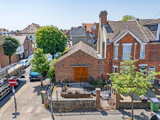 Plus de détails pour 38 Morehall Avenue, Folkestone - Spécialisé à vendre