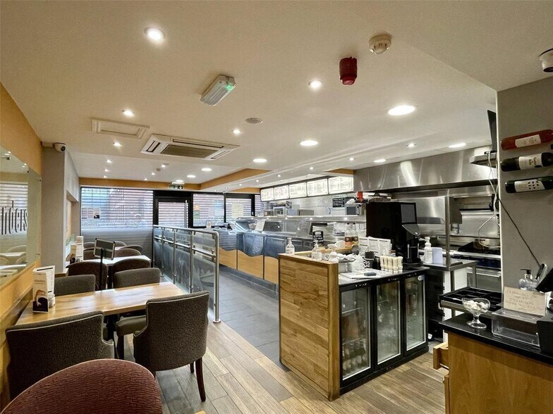 80-86 Furtherwick Rd, Canvey Island à louer - Photo de l’immeuble – Image 2 sur 7