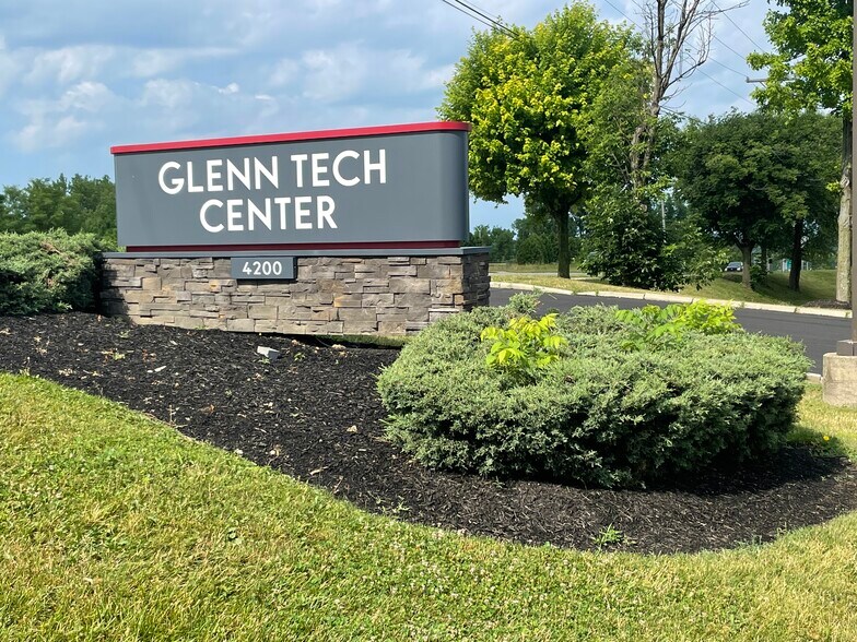 4200 Colonel Glenn Hwy, Beavercreek Township, OH à louer - Photo de l’immeuble – Image 2 sur 3