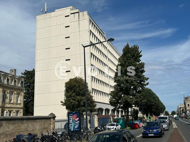 353 Boulevard Du Président Wilson, Bordeaux à louer - Photo de l’immeuble – Image 2 sur 3