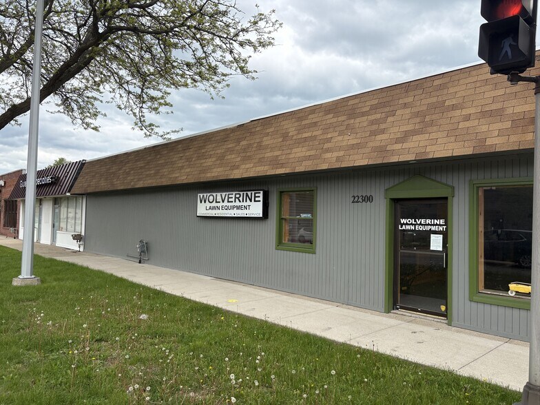 22300 Harper Ave, Saint Clair Shores, MI à louer - Photo de l’immeuble – Image 2 sur 8