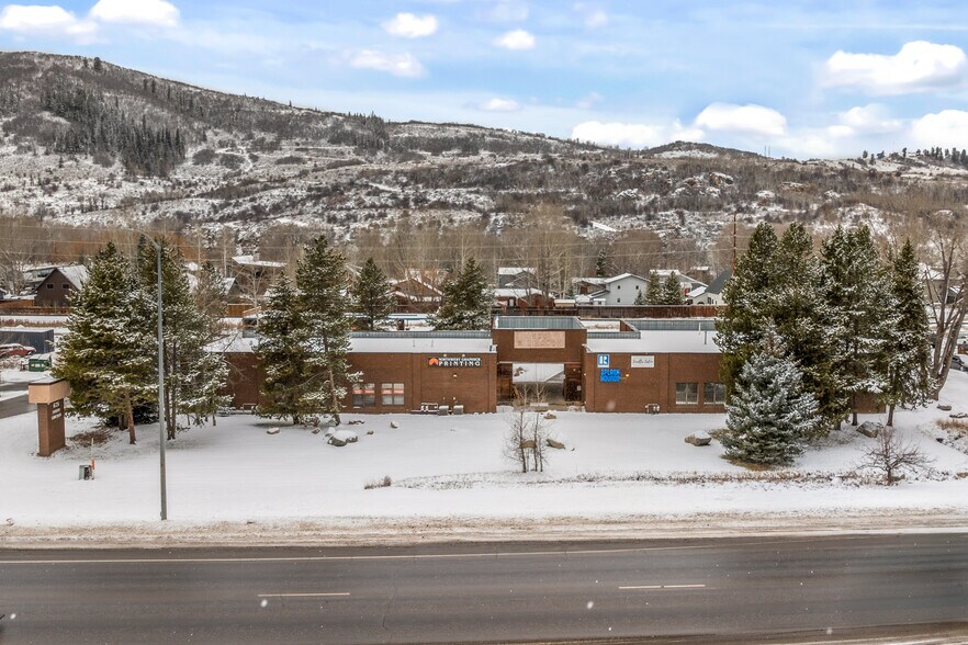 625 S Lincoln Ave, Steamboat Springs, CO à louer - Photo de l’immeuble – Image 3 sur 20