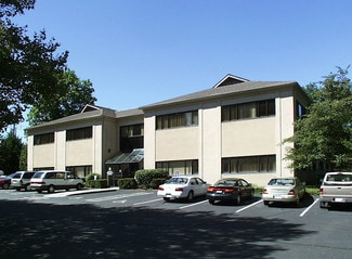 Plus de détails pour 2440 Reservoir Ave, Trumbull, CT - Bureau à vendre