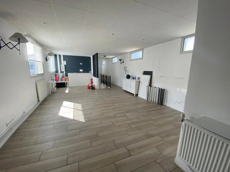 Bureau dans Saint-Maur-des-Fossés à louer - Photo de l’immeuble – Image 2 sur 8