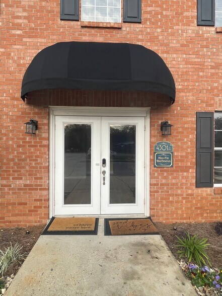 4301 Spanish Trl, Pensacola, FL à louer - Photo de l’immeuble – Image 3 sur 20