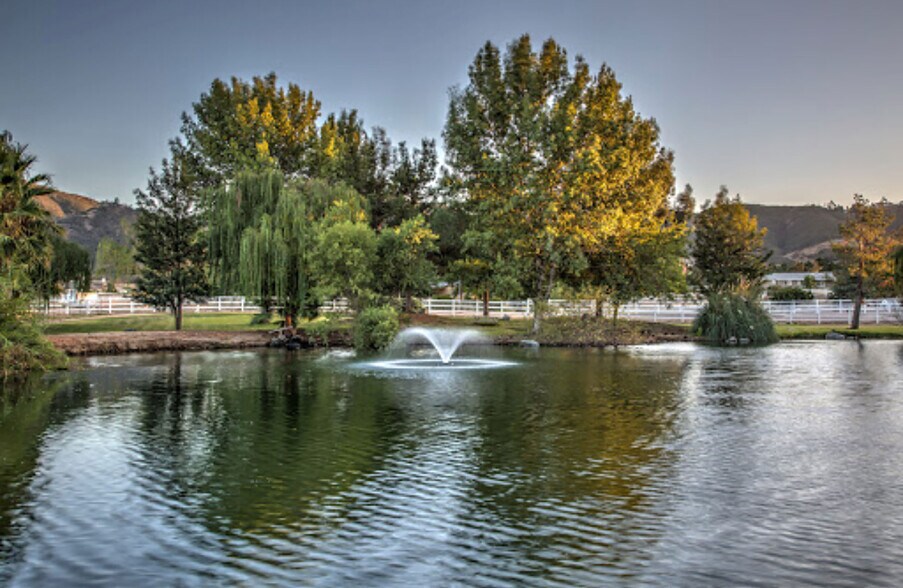42149 Elm St, Murrieta, CA à vendre - Photo de l’immeuble – Image 1 sur 31