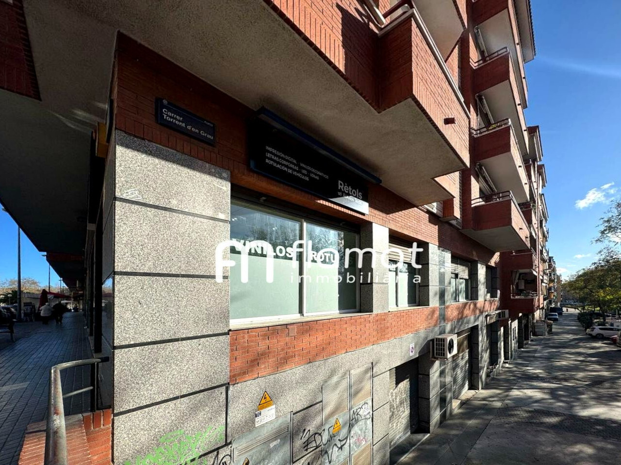 Local commercial dans Badalona, Barcelona à louer Photo de l’immeuble– Image 1 sur 6
