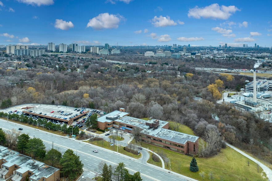 1333 Sheppard Ave E, Toronto, ON à louer - Aérien – Image 3 sur 3