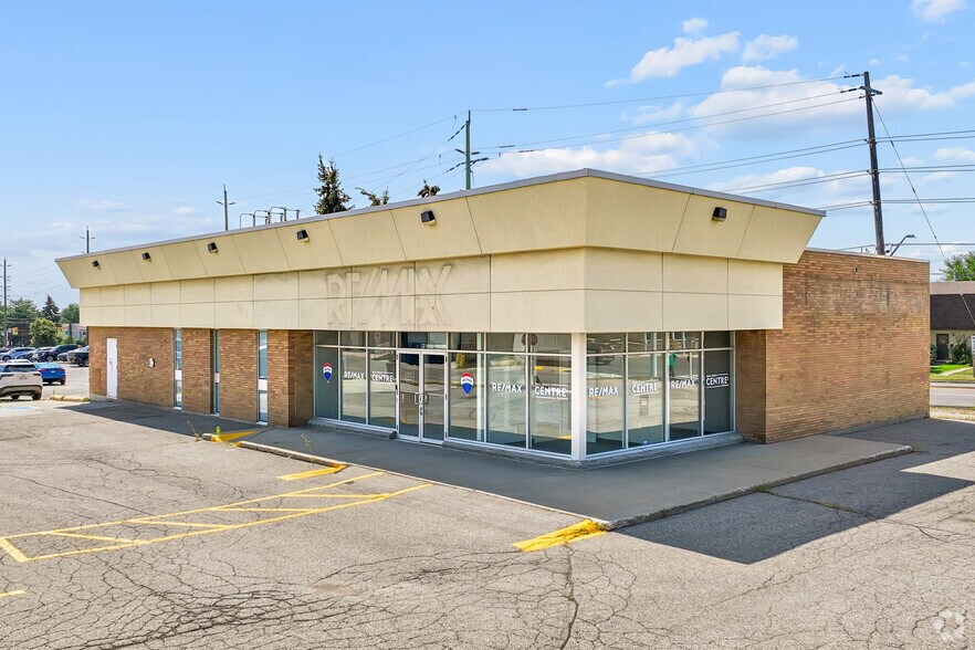 23 Mountainview Rd S, Halton Hills, ON à louer - Photo de l’immeuble – Image 1 sur 8