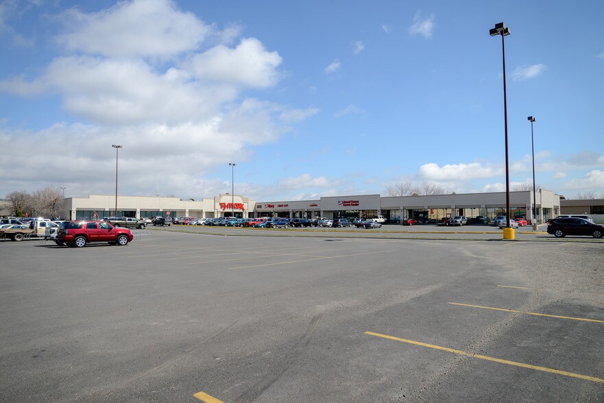 2545 Central Ave, Billings, MT à louer - Photo de l’immeuble – Image 3 sur 20