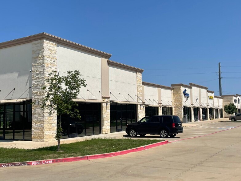 429 E Interstate 30, Garland, TX à louer - Photo de l’immeuble – Image 3 sur 3