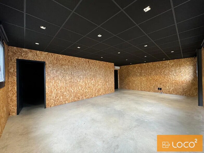 296 Rue Pythagore, Bouloc à vendre - Photo de l’immeuble – Image 2 sur 3