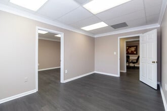 9662-9680 Marlboro Pike, Upper Marlboro, MD à louer Photo intérieure– Image 2 sur 10