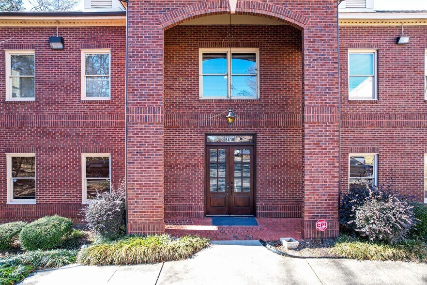 6416 Carmel Rd, Charlotte, NC à louer - Photo de l’immeuble – Image 2 sur 7