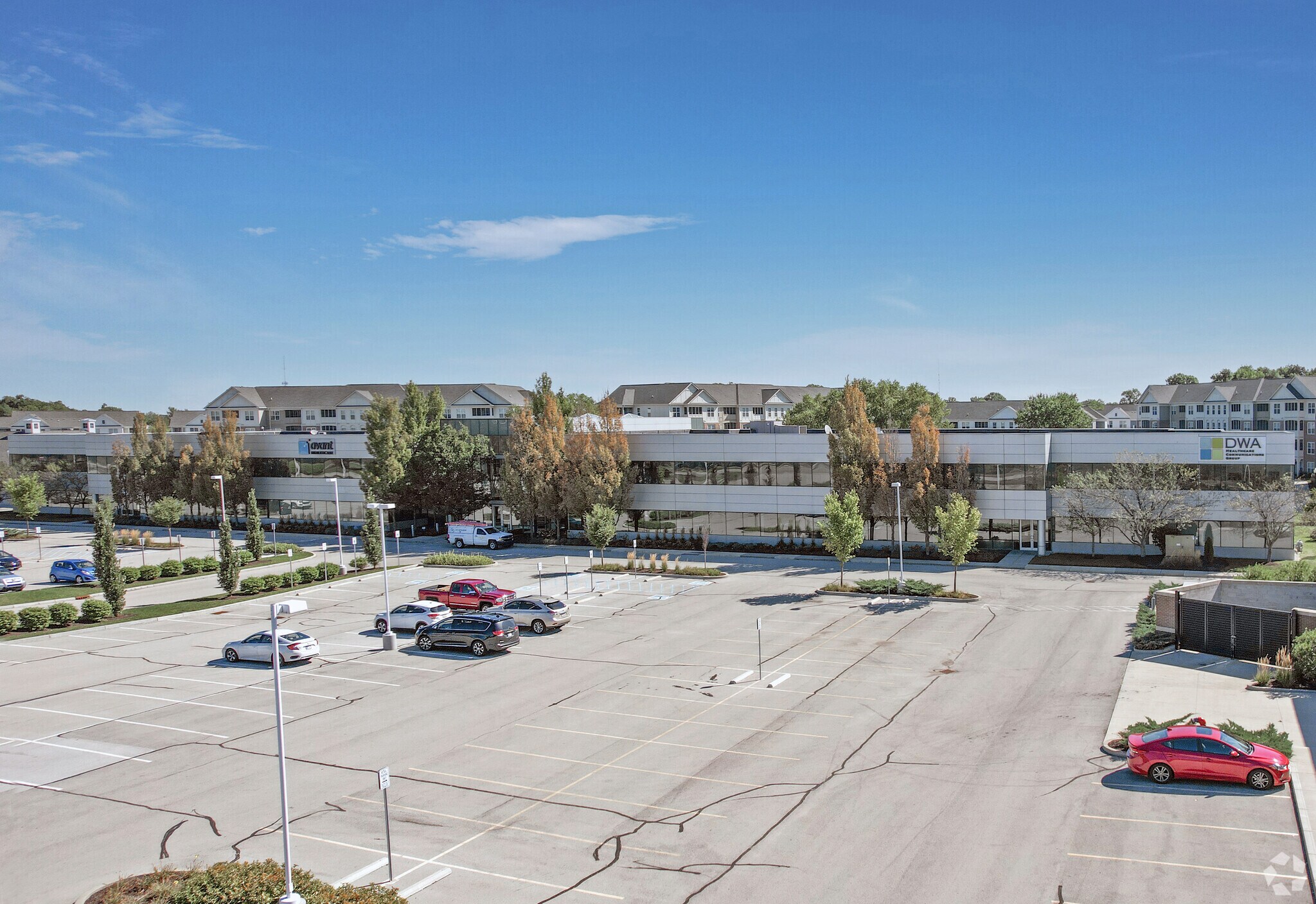 630 W Carmel Dr, Carmel, IN à louer Photo de l’immeuble– Image 1 sur 34