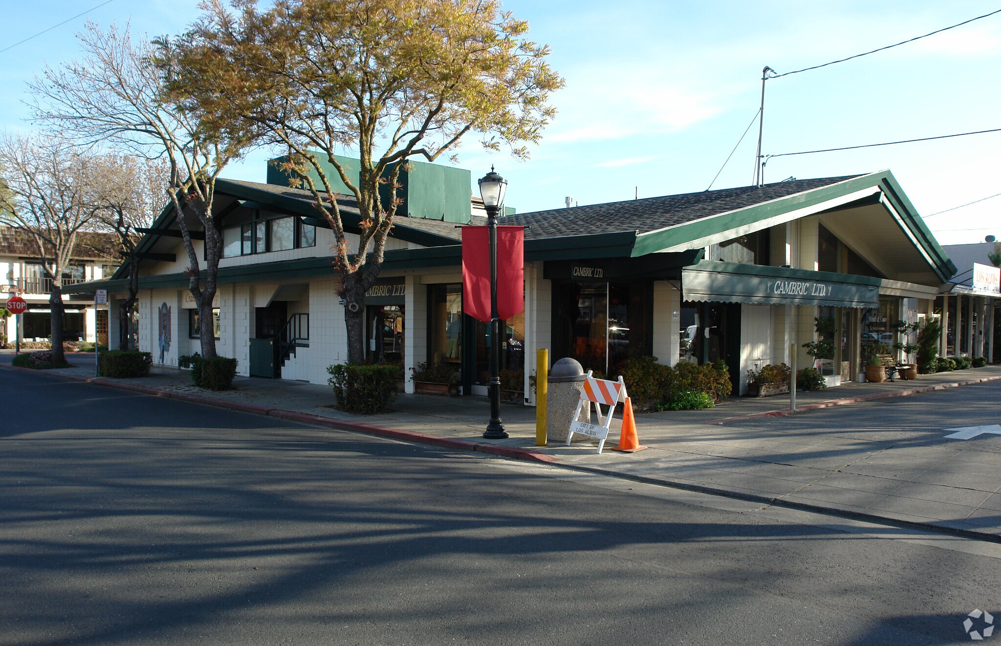 293-295 State St, Los Altos, CA à louer Photo principale– Image 1 sur 9