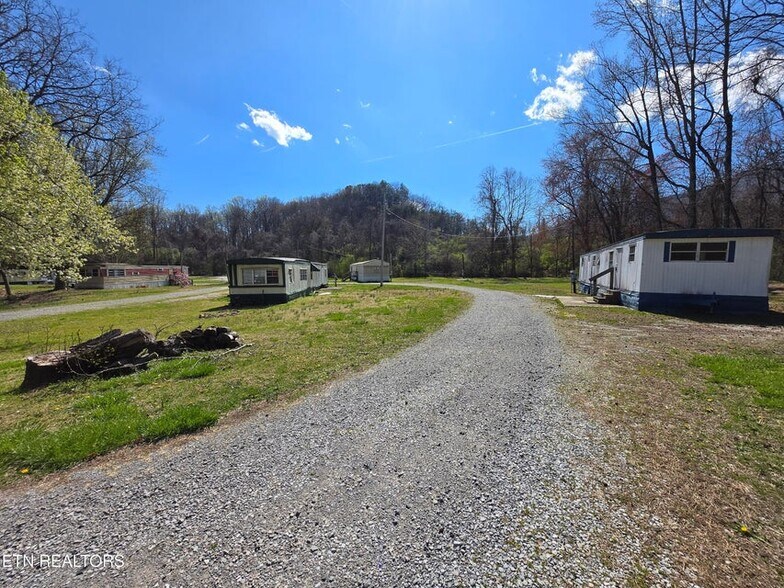 501 W Rockwood St, Rockwood, TN à vendre - Photo de l’immeuble – Image 3 sur 6
