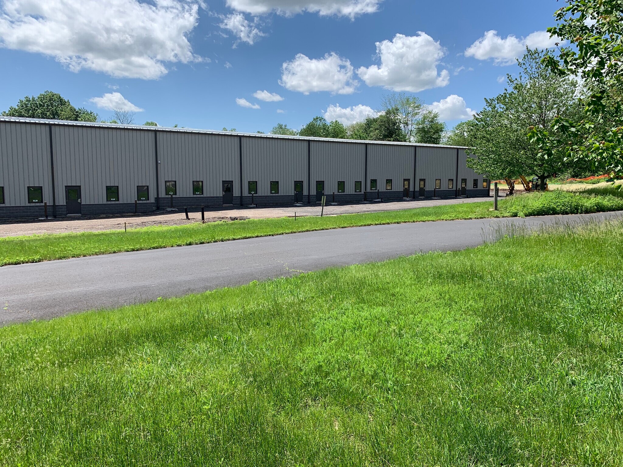 44 Industrial Drive, New Britain, PA à louer Photo de l’immeuble– Image 1 sur 13