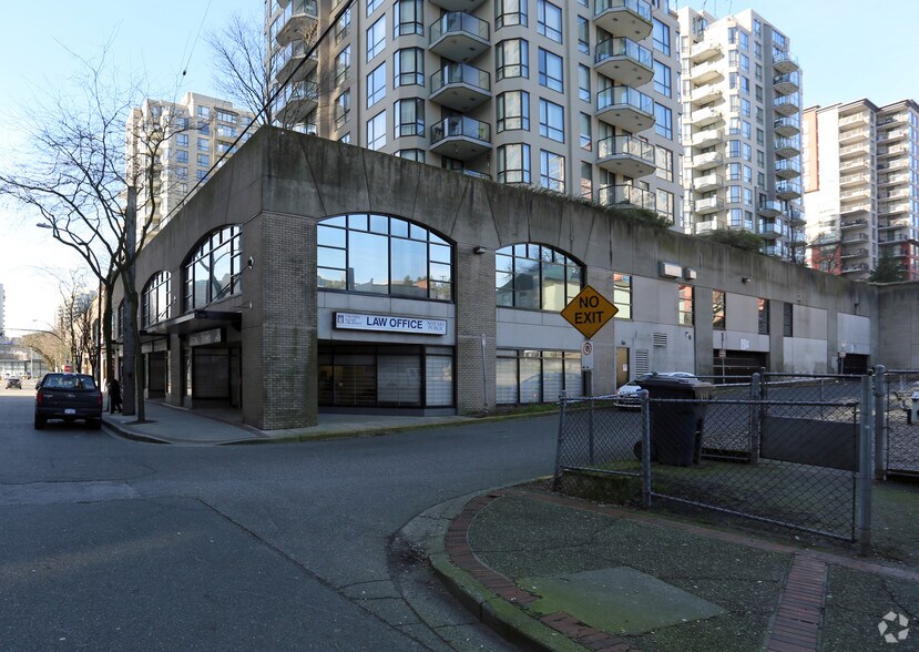 889 Carnarvon St, New Westminster, BC à louer - Photo de l’immeuble – Image 2 sur 23