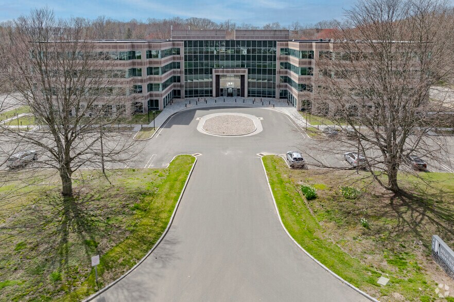 440 Wheelers Farms Rd, Milford, CT à louer - Photo de l’immeuble – Image 3 sur 34