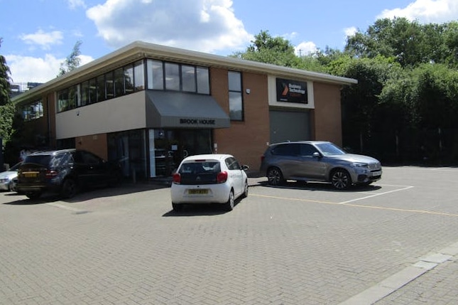 Brook House, Downmill Road, Bracknell à louer Photo de l’immeuble– Image 1 sur 5