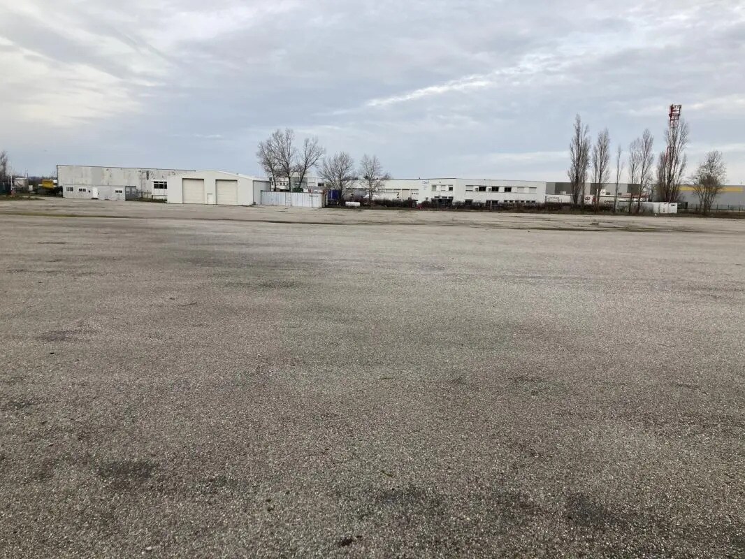 196 Chemin Du Lortaret, Saint-Priest à louer Photo de l’immeuble– Image 1 sur 6