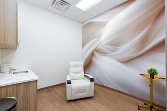 4735 S Durango Dr, Las Vegas, NV à louer Photo intérieure– Image 1 sur 3