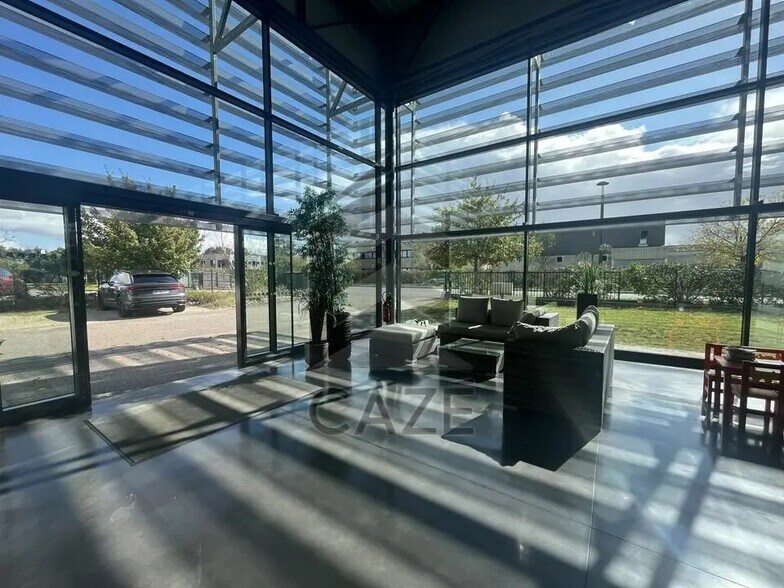 Local d'activités dans Mérignac à vendre - Photo de l’immeuble – Image 1 sur 7