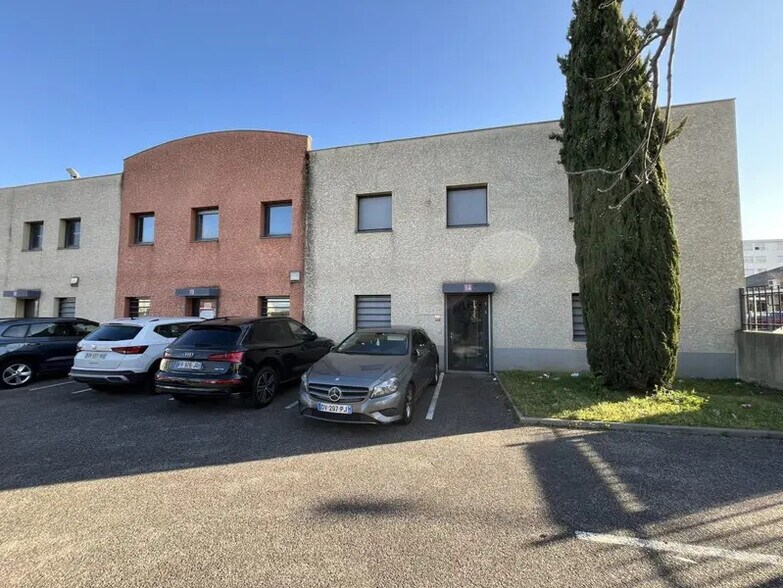 2 Rue Gabriel Bourdarias, Vénissieux à louer - Photo de l’immeuble – Image 1 sur 20