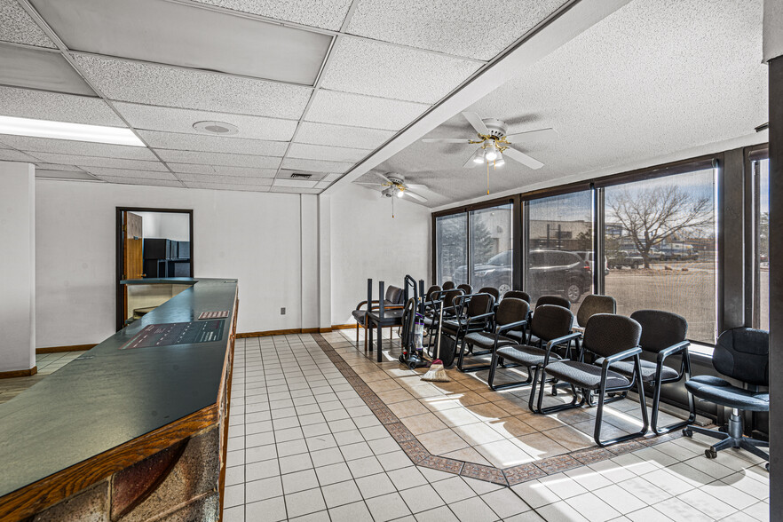 725 Desert Flower Blvd, Pueblo, CO à louer - Photo de l’immeuble – Image 2 sur 9