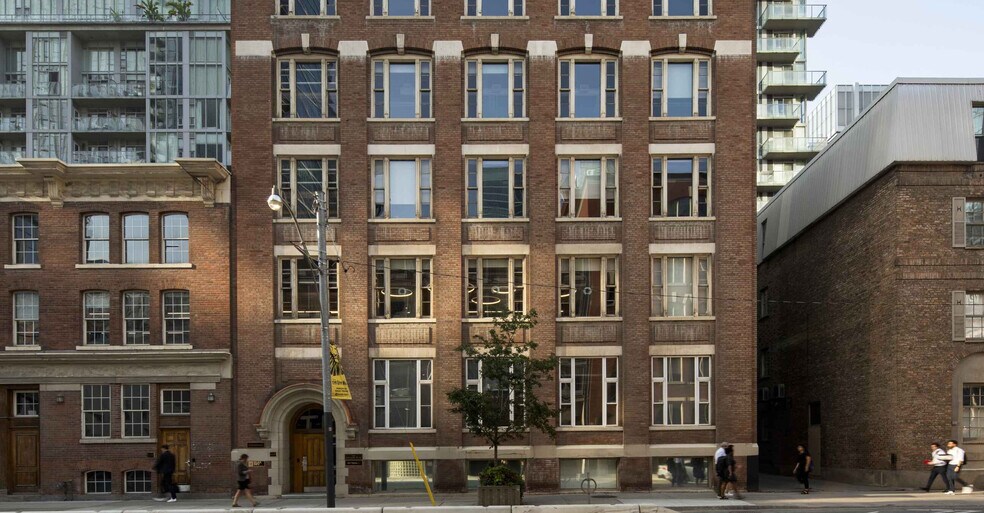 200 Adelaide St W, Toronto, ON à louer - Photo de l’immeuble – Image 2 sur 3