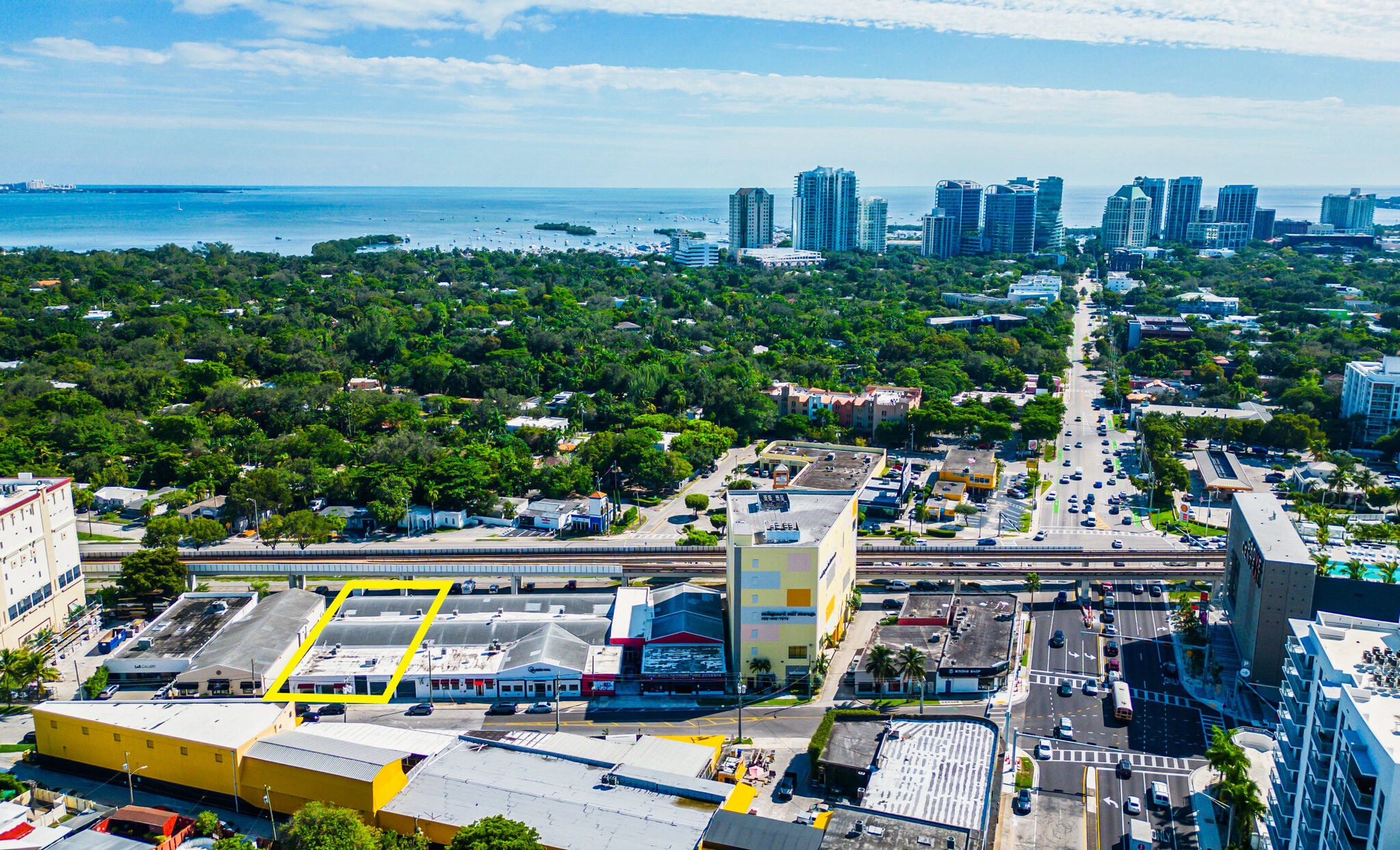 2640 SW 28th Ln, Miami, FL à vendre Photo de l’immeuble– Image 1 sur 4